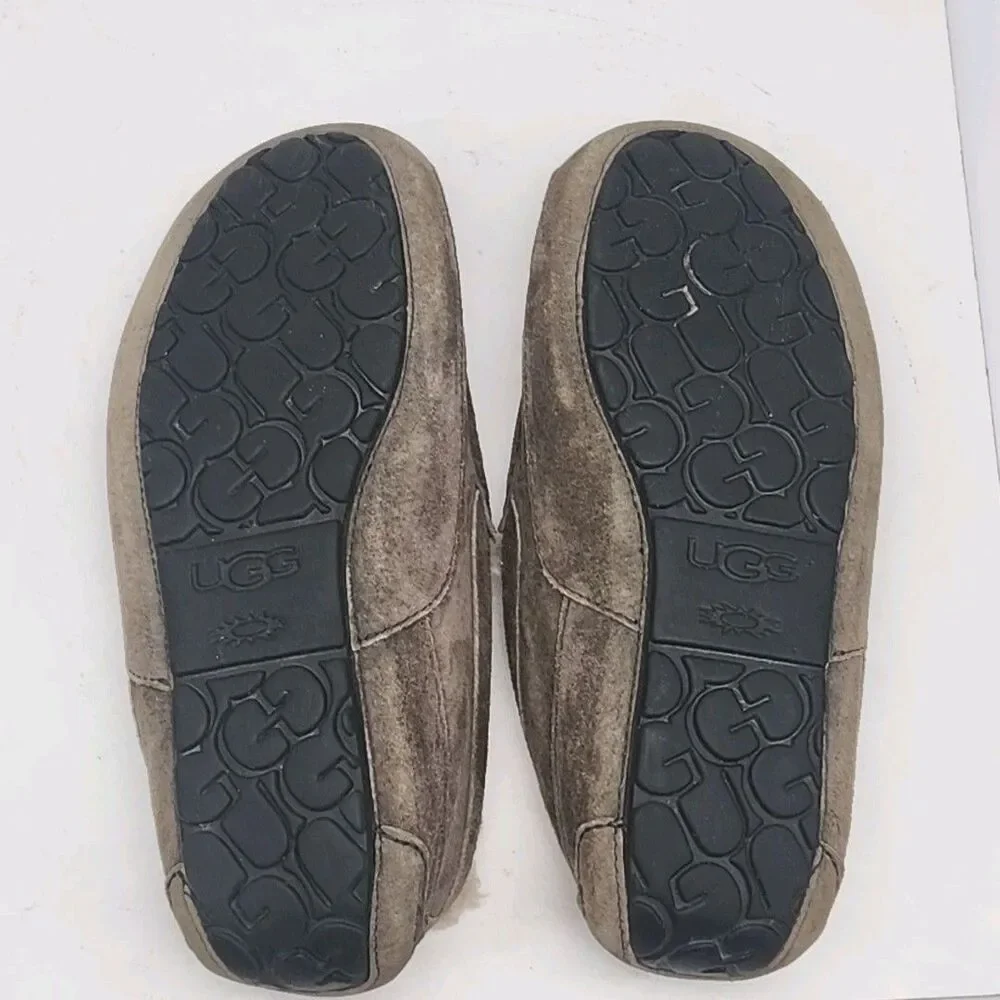 UGG Moccasin Slippers Brown Suede Sheepskin Men Size 9 Shoe F20017G 5775